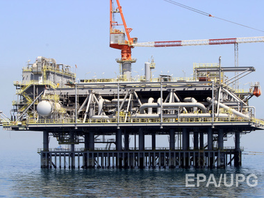 Катар снизил цены на нефть более чем на $1