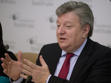 Экс-министр экономики Шпек: В 2015 году может начаться экономический рост, но для этого необходим мир 