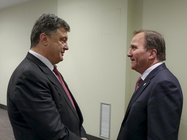 Порошенко призвал премьера Швеции поддержать введение безвизового режима с Украиной