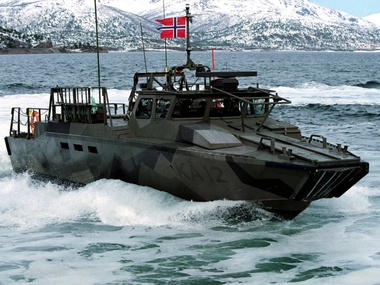 ВМС Швеции ищут в своих территориальных водах подводную лодку, которая подавала аварийные сигналы