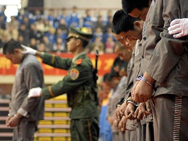 В Китае казнят в среднем шесть человек в день