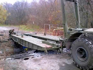 Военные восстановили мост через реку Айдар в Луганской области