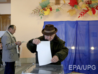 На избирательном участке в Харькове милиция задержала мужчину с автоматом