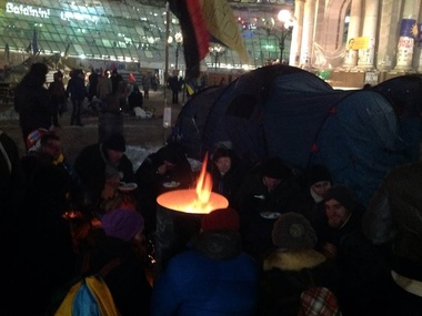 Комендант Евромайдана: Мы закупаем теплые одеяла, готовимся к холодам