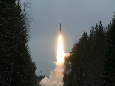 Россия запустила межконтинентальную баллистическую ракету "Тополь-М"