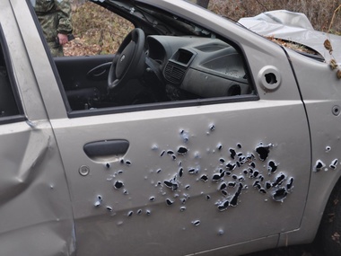 Волонтеры протестировали броню для украинской армии и расстреляли автомобиль. Фоторепортаж