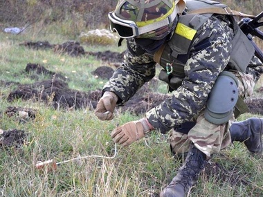 Саперные войны. Украинские взрывотехники зачищают освобожденные территории от мин. Фоторепортаж