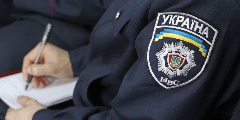 МВД: В Артемовске девушка подорвала гранату в автомобиле, погибли 2 человека