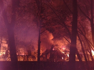 В Киеве начался пожар рядом с киностудией Довженко
