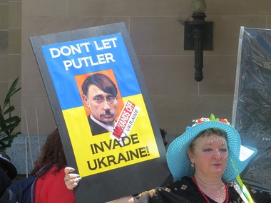 Украинцы в Австралии протестовали против визита Путина. Фоторепортаж
