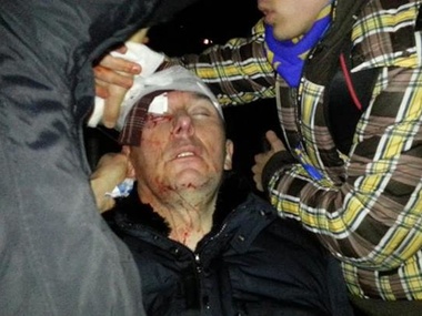 В Киеве – новые столкновения "Беркута" с протестующими. Юрию Луценко разбили голову