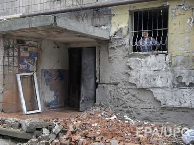 Горсовет: В Донецке утром раздаются залпы и взрывы