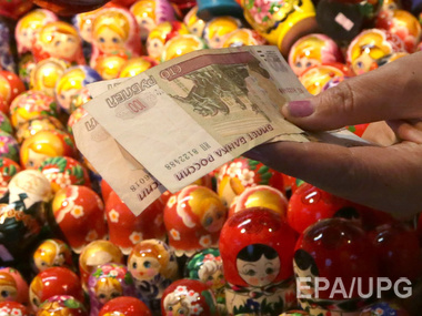 Курс евро в России превысил 62 рубля, доллар &ndash; в шаге от 50 рублей