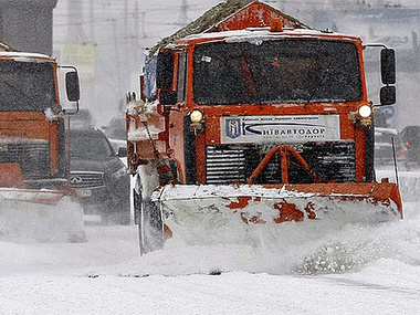 Коммунальщики за сутки вывезли из Киева 227 тонн снега