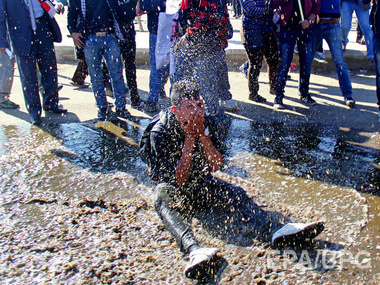 В столкновениях с полицией в Египте погибли уже двое протестующих против освобождения Мубарака