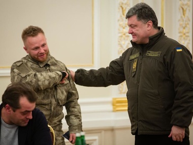 Порошенко предоставил гражданство Украины белорусу, воюющему на Донбассе в батальоне "Азов"