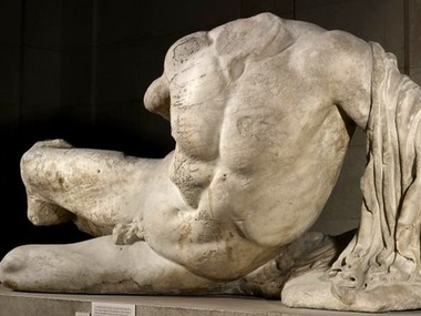 Власти Греции недовольны решением Британского музея передать скульптуру Парфенона российскому Эрмитажу