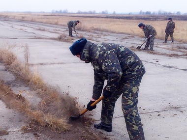 В Черниговской области восстанавливают военный аэродром "Певцы"