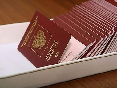 В Ялте выдали российские паспорта 14-летним школьникам