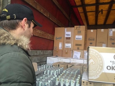 Парасюк: Вместо детского питания на Донбасс везли алкоголь и сигареты