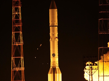 СМИ: Российская ракета "Протон" упала вместе с самым мощным спутником 