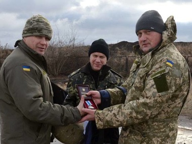 Порошенко наградил спикера АТО Матюхина медалью за объективное освещение событий на Донбассе