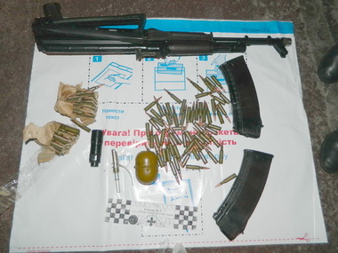 Милиция задержала двоих граждан, которые пытались продать в Киеве вывезенное из зоны АТО оружие