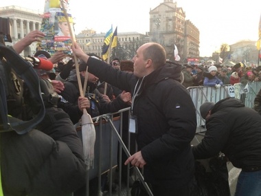 Парубий: "Титушки" начали проникать на Майдан еще с 6 утра