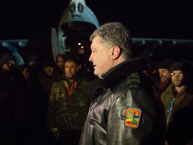 Дайджест 27 декабря: Порошенко встретил пленных, выстрел по дому львовского мэра, Крым обойдется и без MasterCard
