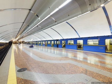 Самоубийца прыгнула под поезд метро в Киеве
