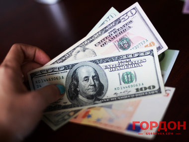 Нацбанк опубликовал официальные курсы валют на период новогодних праздников