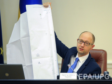 Яценюк пообещал сообщить об источниках своих доходов в Государственную фискальную службу