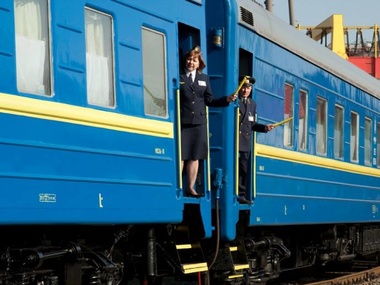 "Укрзалізниця": Из-за непогоды в Украине опаздывают около 20 пассажирских поездов