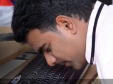 Индиец установил мировой рекорд по скорости печатания на компьютере носом