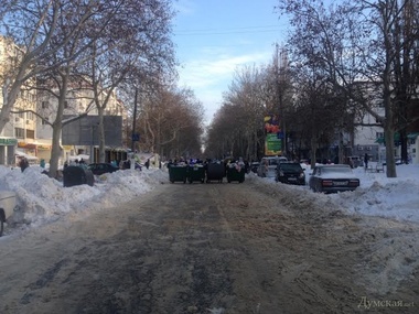 В Одессе люди перекрыли три улицы из-за отключений света