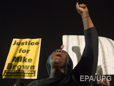 Дело темнокожего подростка Брауна в США: присяжный подал в суд на прокурора