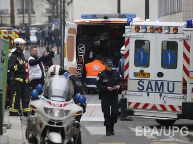Французские полицейские преследуют подозреваемых в нападении на редакцию газеты Charlie Hebdo