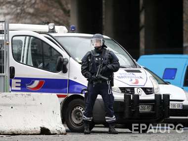 Убийца женщины-полицейского на юге Парижа связан с братьями Куаши