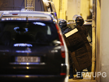 Мужчина, захвативший заложников в ювелирном магазине во Франции, сдался полиции