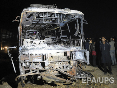 В Пакистане автобус врезался в бензовоз, 57 погибших