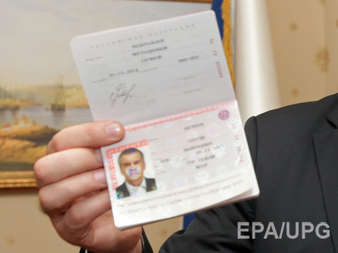 Крымчан, отказавшихся от российских паспортов, объявили иностранцами