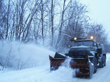 В Одесской области обильные снегопады вновь нарушили транспортное сообщение