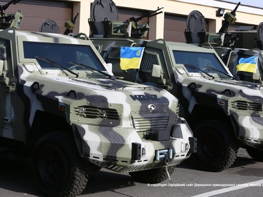 Великобритания передала 10 бронемашин Toyota Land Cruiser для СММ ОБСЕ в Украине 