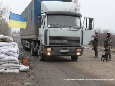 В Донецкой области пограничники задержали грузовики с водочными изделиями