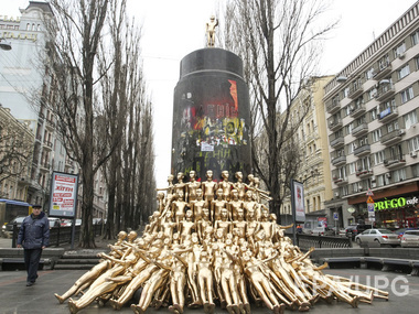В Киеве на месте снесенного памятника Ленину могут установить скульптуру Богородицы