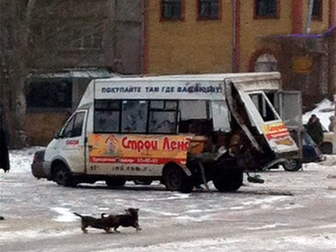 СМИ: В Луганске маршрутка столкнулась с военным "Уралом", взорвался газовый баллон
