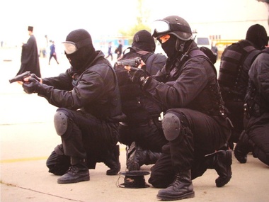 Источник: В центр Киева стягивают спецназ СБУ "Альфа"