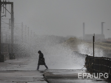Мощный циклон обрушит на Скандинавию и Великобританию штормовой ветер и сильные осадки