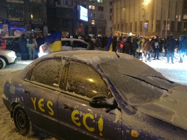 Автомайдан и киевляне организовали ночные патрули