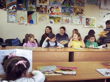 В Киеве началась уроки крымскотатарского языка для детей